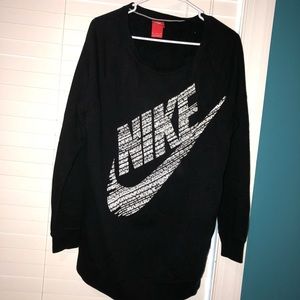 Nike Women’s Pullover